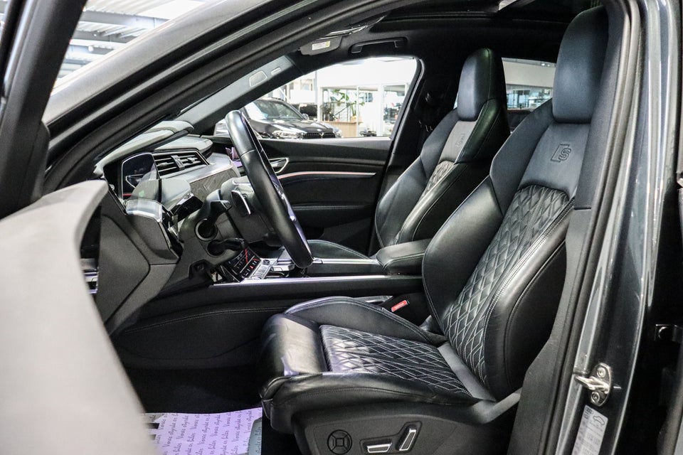 Audi e-tron 55 S-line Sportback quattro 5d