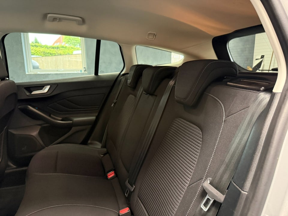 Ford Focus 1,0 EcoBoost mHEV Titanium stc. 5d