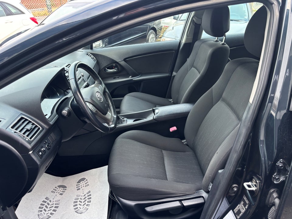 Toyota Avensis 1,6 VVT-i T1 4d