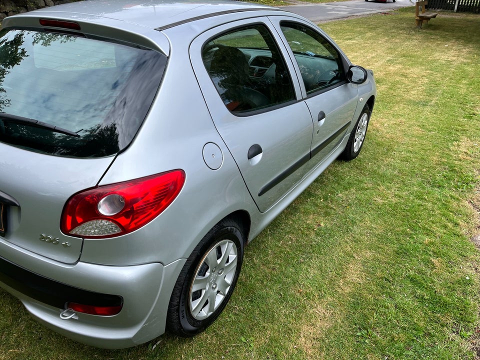 Peugeot 206+ 1,4 Comfort 5d