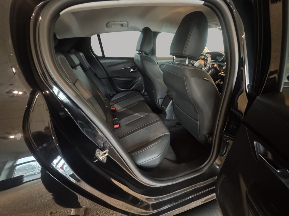 Peugeot 208 1,2 PureTech 100 Allure EAT8 5d