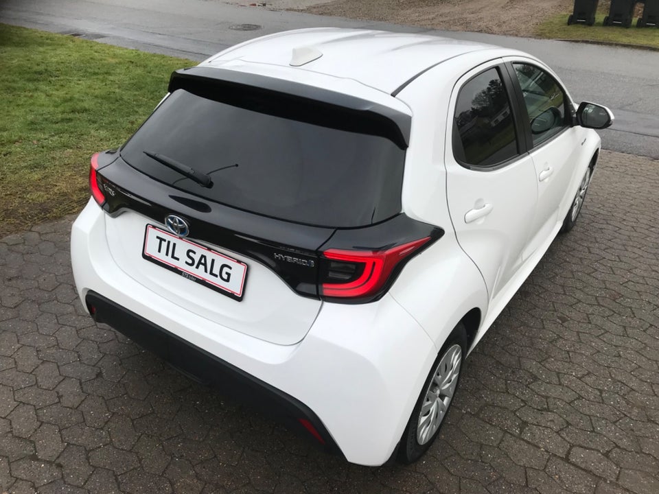 Toyota Yaris 1,5 Hybrid H3 Vision e-CVT 5d