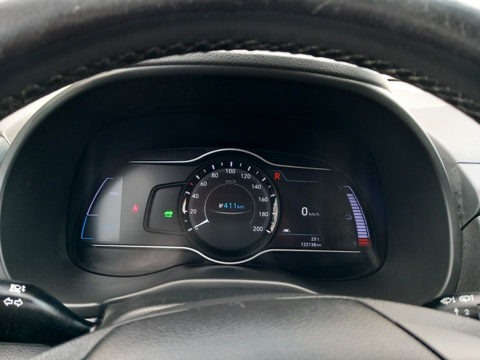 Hyundai Kona 64 EV Essential 5d