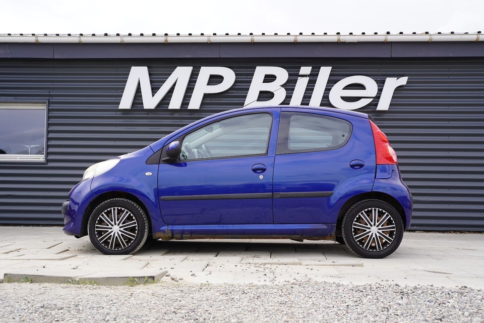 Peugeot 107 1,0 Urban 5d