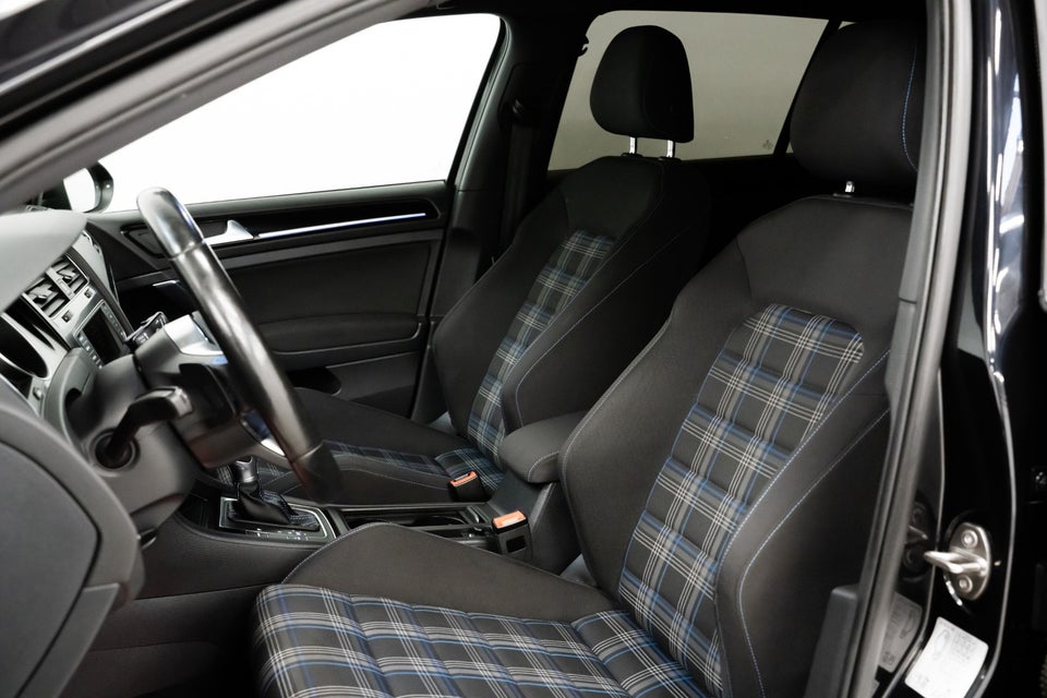 VW Golf VII 1,4 GTE DSG 5d