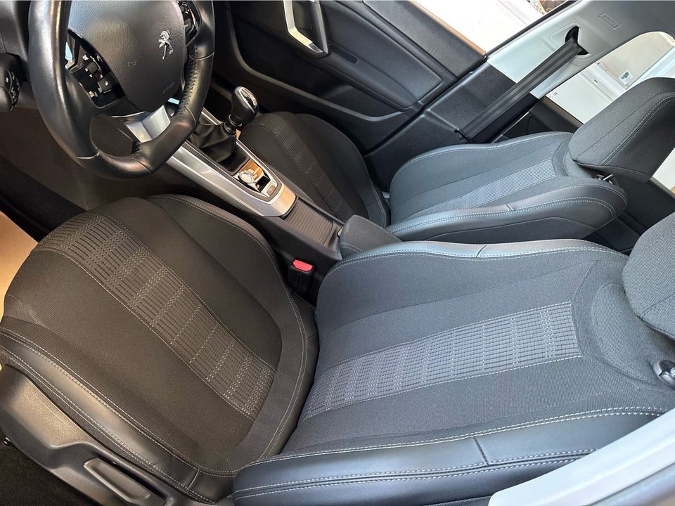 Peugeot 308 1,5 BlueHDi 130 Allure Grand SW 5d