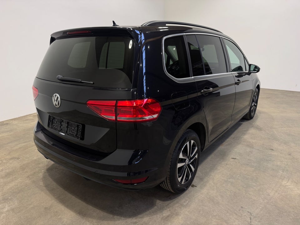 VW Touran 1,6 TDi 115 IQ.Drive DSG Van 5d