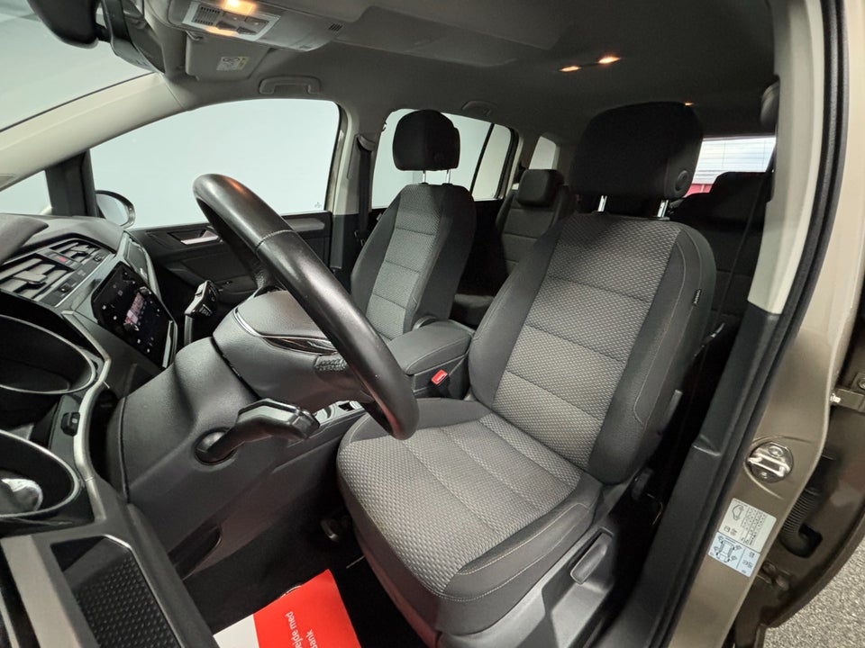 VW Touran 1,6 TDi 115 Comfortline DSG 7prs 5d