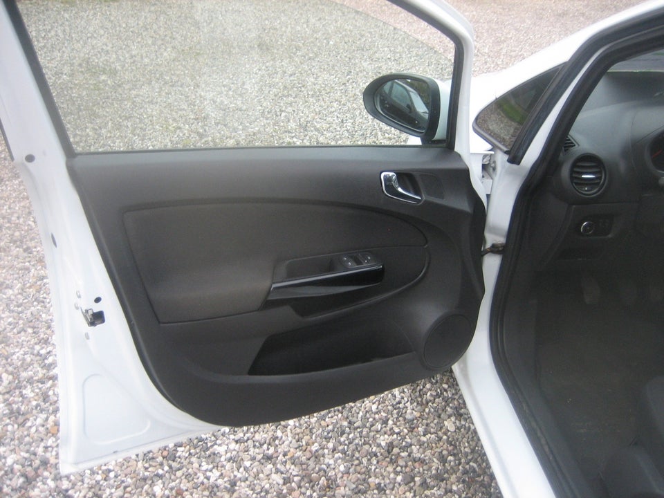 Opel Corsa 1,2 16V Cool 5d