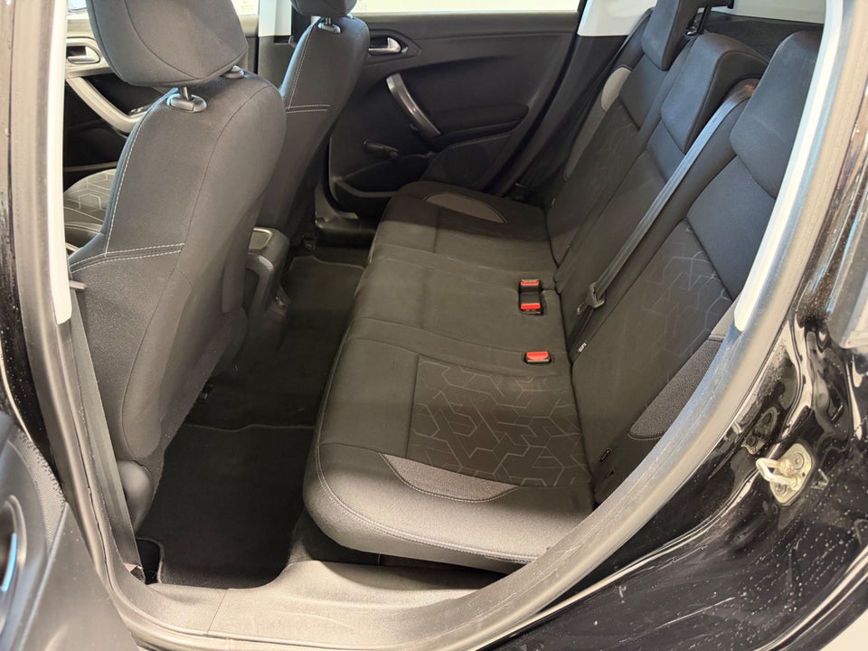 Peugeot 2008 1,6 BlueHDi 100 Chili 5d