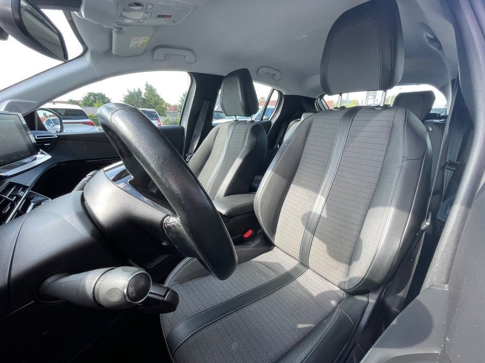 Peugeot 208 1,2 PureTech 100 Allure 5d