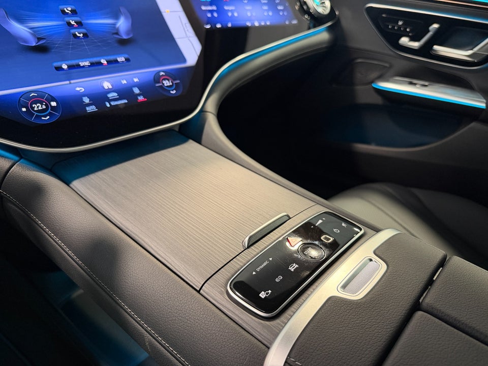 Mercedes EQE300 Electric Art 4d