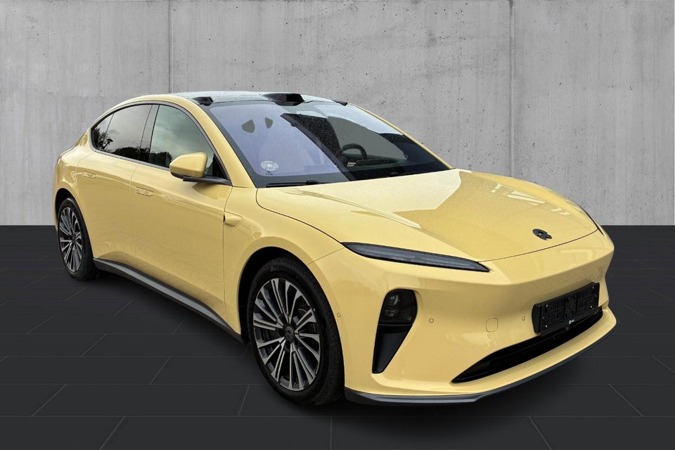 NIO ET5 75 Standard Range 4d