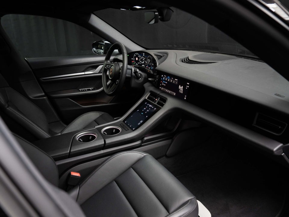 Porsche Taycan 4 Performance+ Cross Turismo 5d