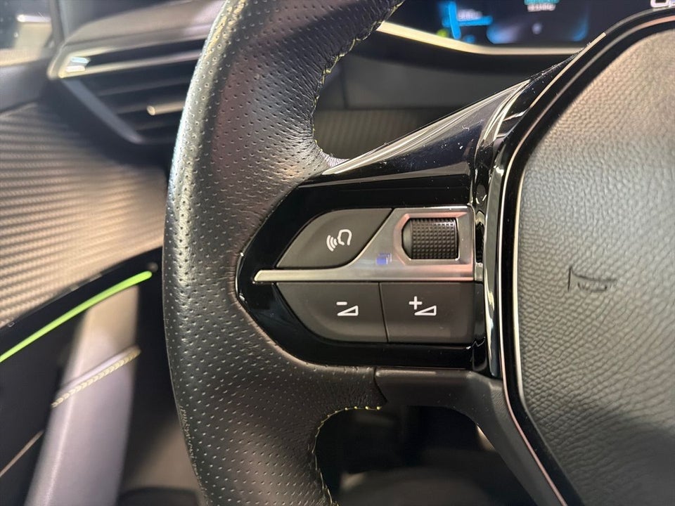 Peugeot e-208 50 GT 5d