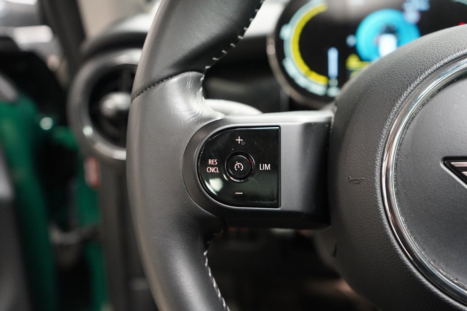 MINI Cooper SE Classic Trim 3d