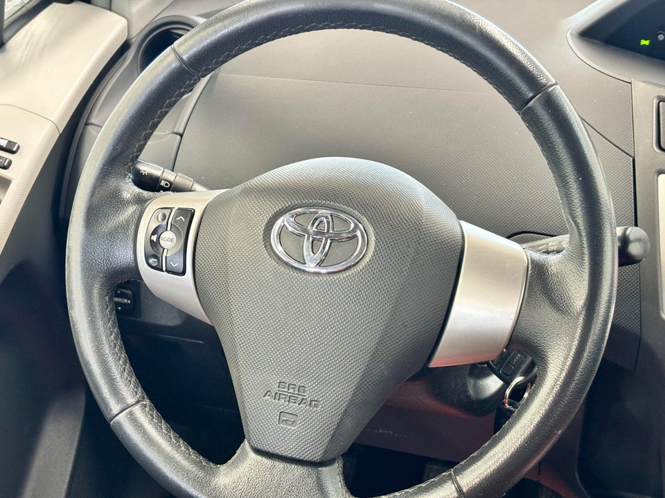 Toyota Yaris 1,3 Luna 5d