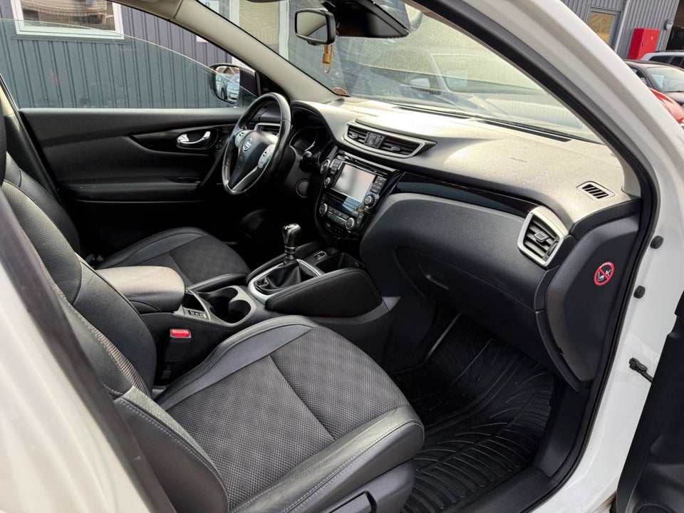 Nissan Qashqai 1,2 Dig-T 115 Tekna 5d