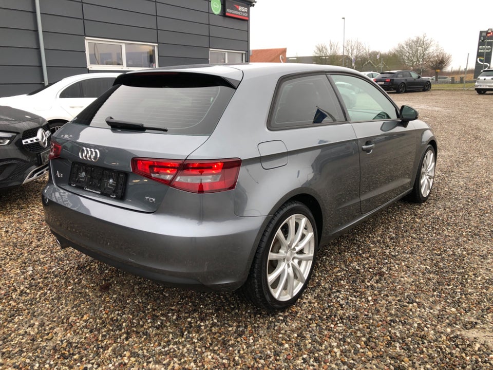 Audi A3 1,6 TDi Ambiente 3d