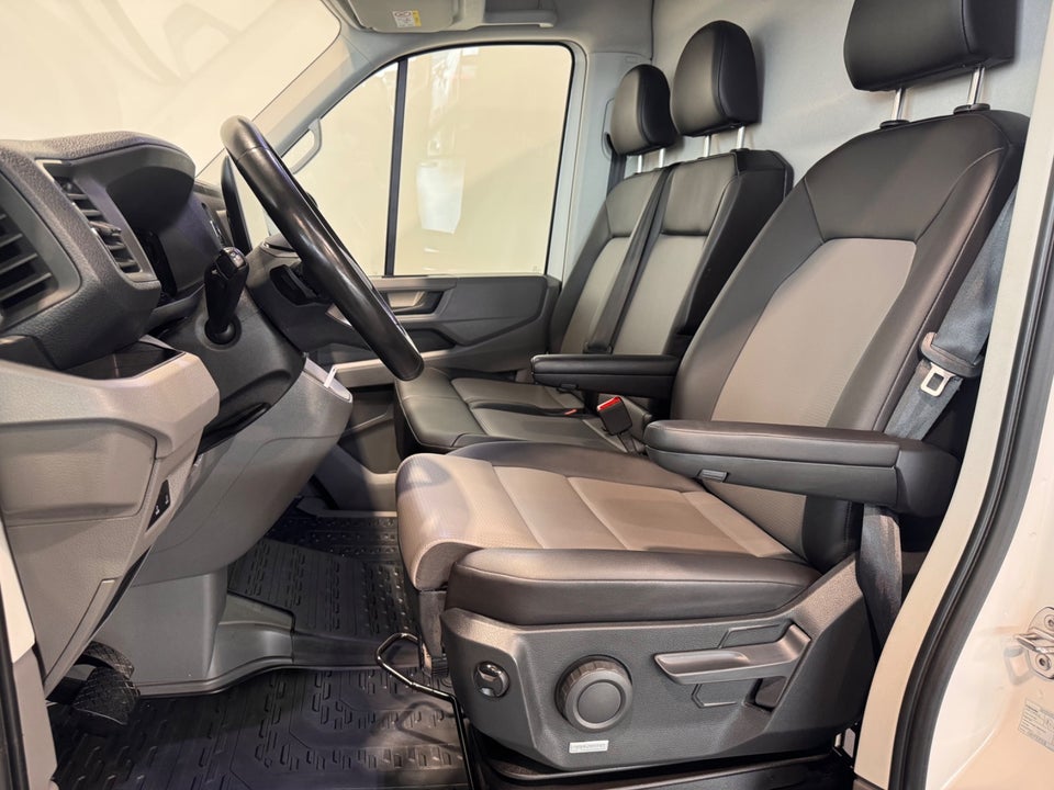 VW Crafter 35 2,0 TDi 177 Kassevogn L3H2 aut.