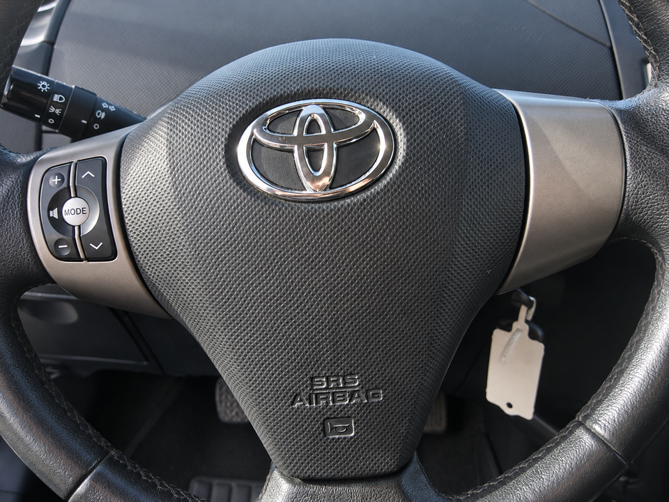 Toyota Yaris 1,0 T1 5d