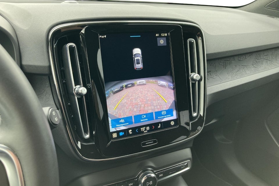 Volvo XC40 ReCharge Twin Core 5d