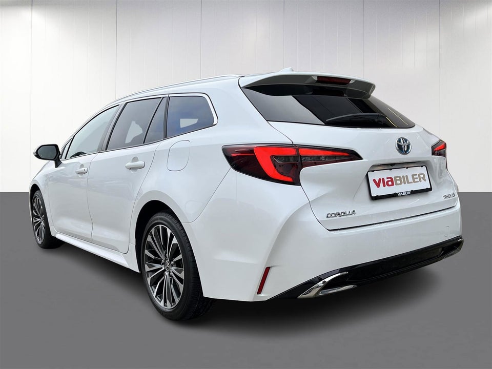 Toyota Corolla 1,8 Hybrid Style e-CVT 5d