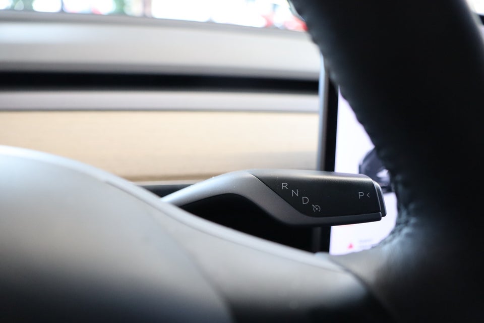 Tesla Model 3 Standard Range+ RWD 4d