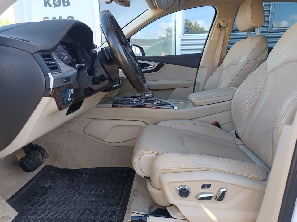 Audi Q7 3,0 TDi 272 quattro Tiptr. Van 5d