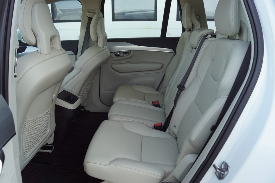 Volvo XC90 2,0 D5 225 Momentum aut. AWD 7prs 5d