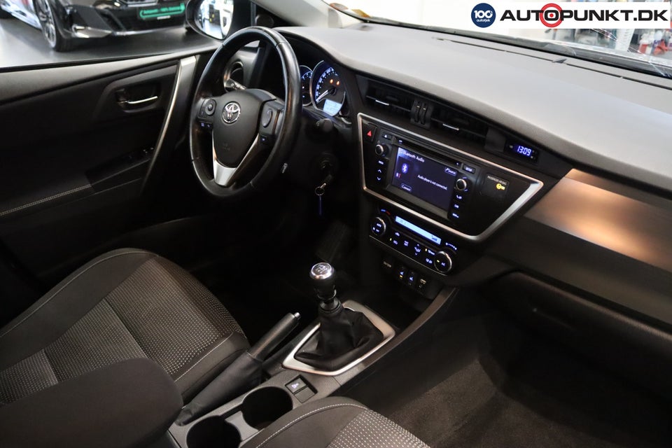 Toyota Auris 1,4 D-4D T2 5d