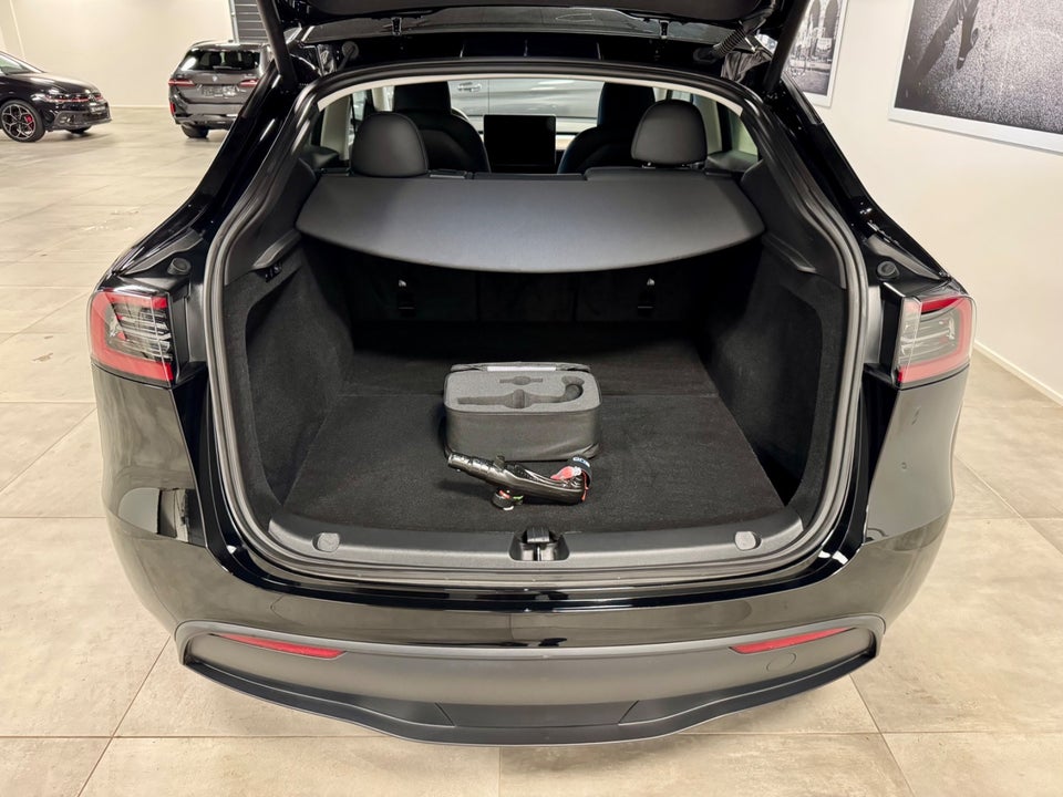 Tesla Model Y Long Range AWD 5d