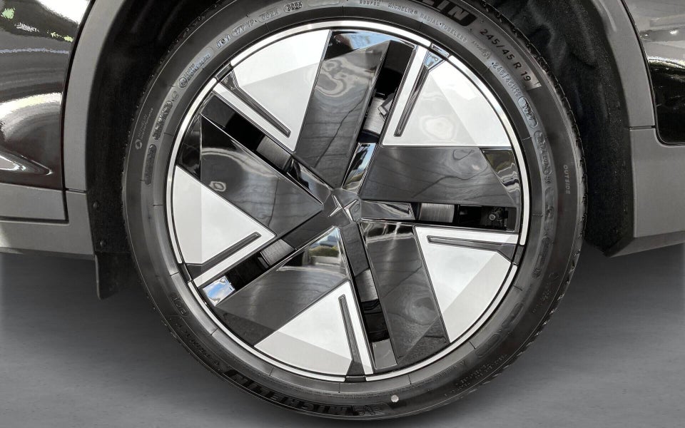 Polestar 2 Long Range AWD 5d