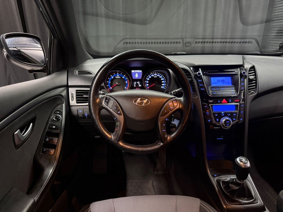 Hyundai i30 1,6 CRDi 110 EM-Edition 5d