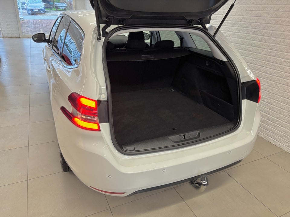 Peugeot 308 1,6 BlueHDi 120 Active SW 5d