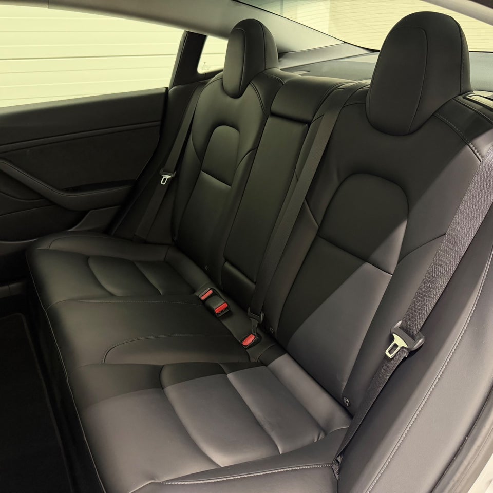 Tesla Model 3 Long Range AWD 4d
