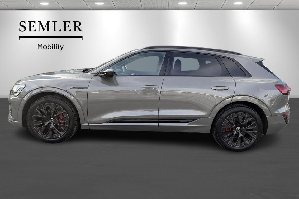 Audi Q8 e-tron 55 Advanced quattro 5d