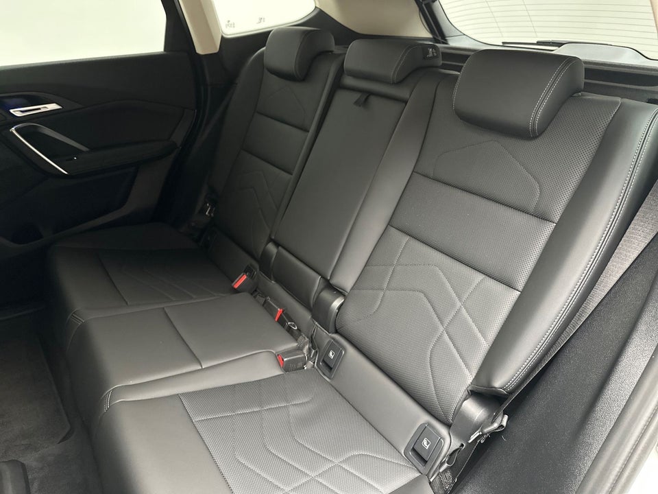 BMW iX1 eDrive20 X-Line 5d