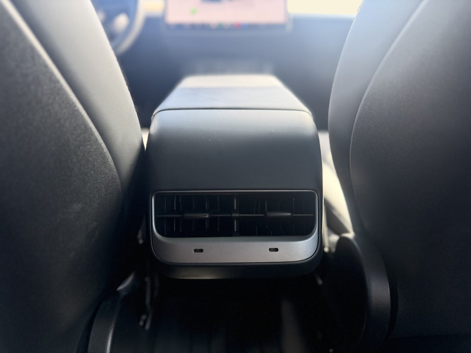 Tesla Model 3 Long Range AWD 4d