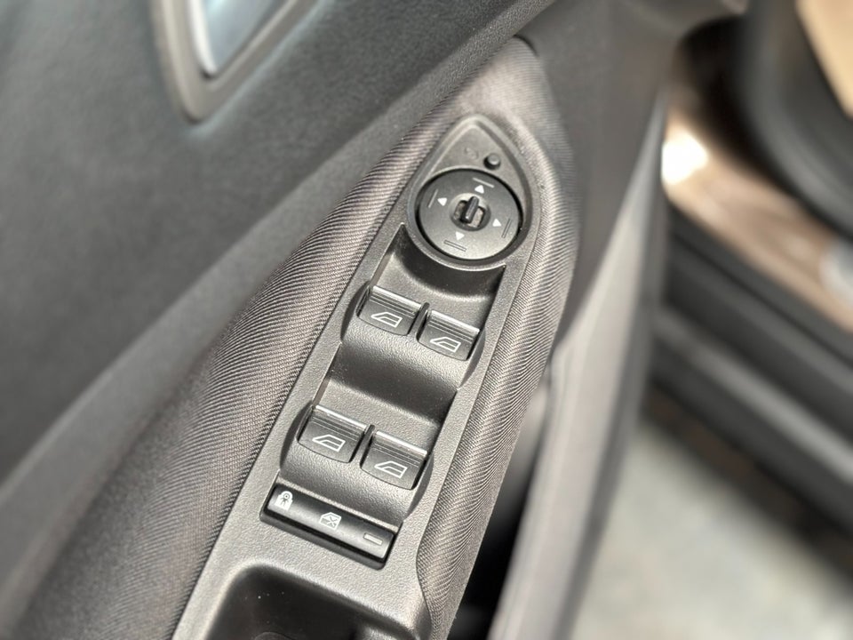 Ford C-MAX 1,0 SCTi 125 Titanium 5d