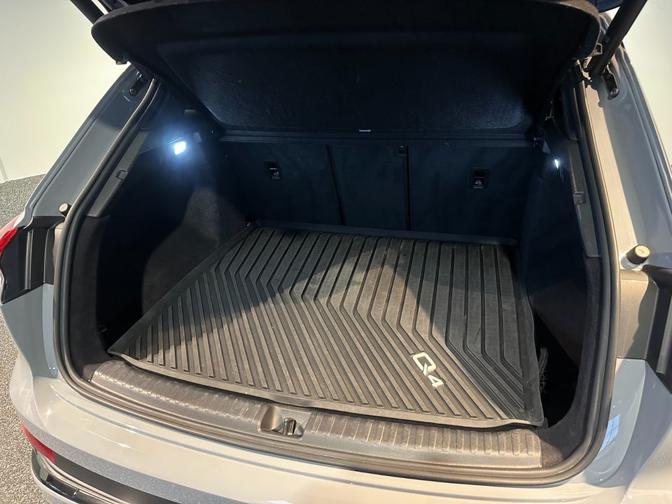 Audi Q4 e-tron 50 S-line quattro 5d