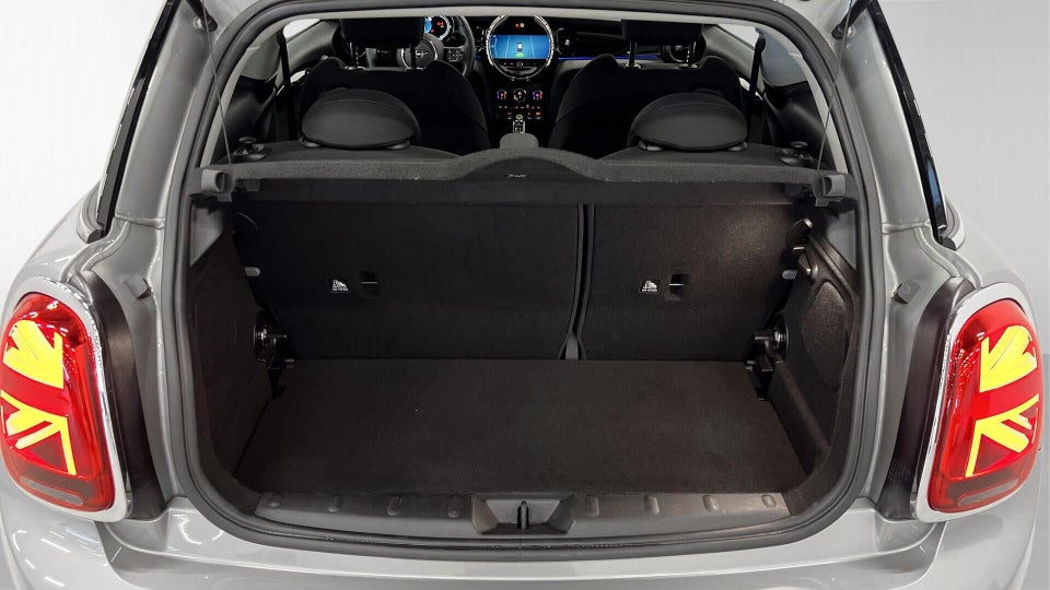 MINI Cooper SE Essential 3d