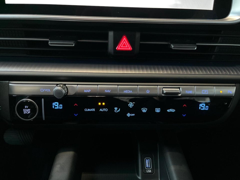 Hyundai Ioniq 6 53 Essential 4d