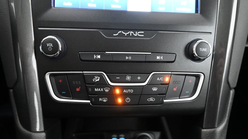 Ford Mondeo 2,0 HEV Titanium stc. CVT 5d