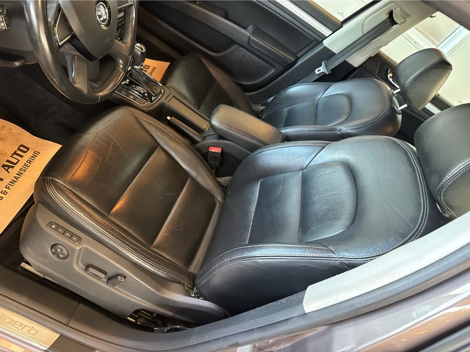Skoda Superb 2,0 TDi 170 Elegance Combi DSG 5d
