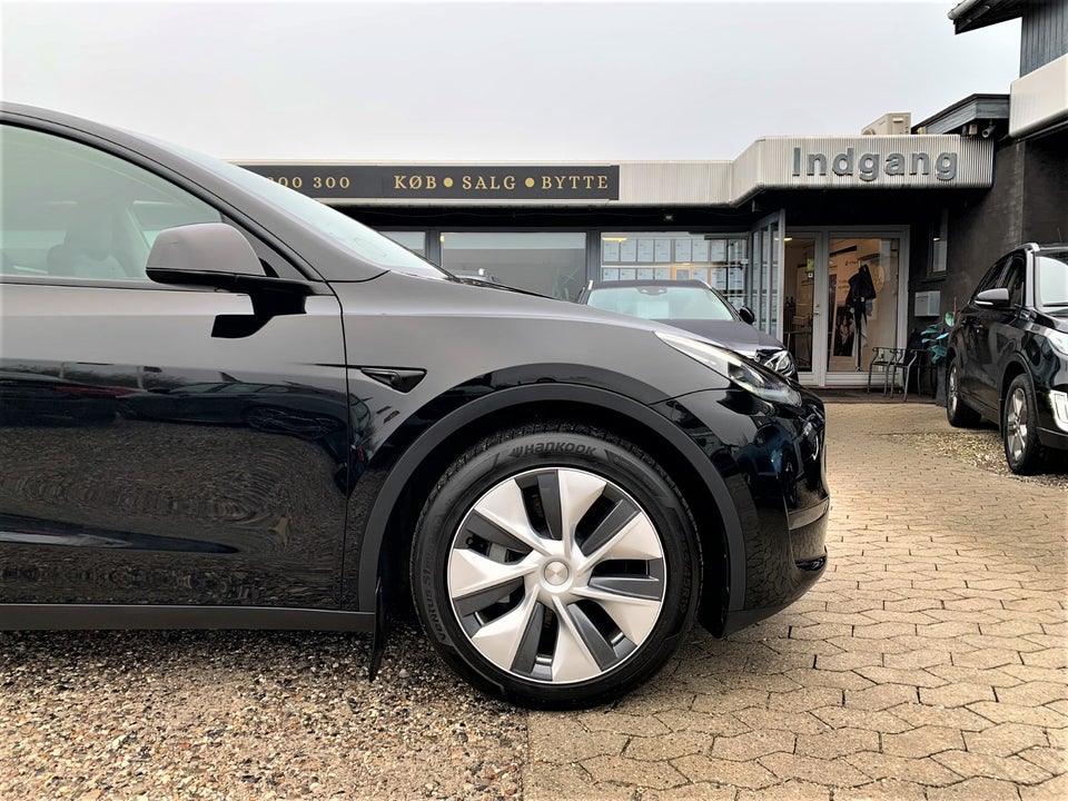 Tesla Model Y Long Range AWD 5d