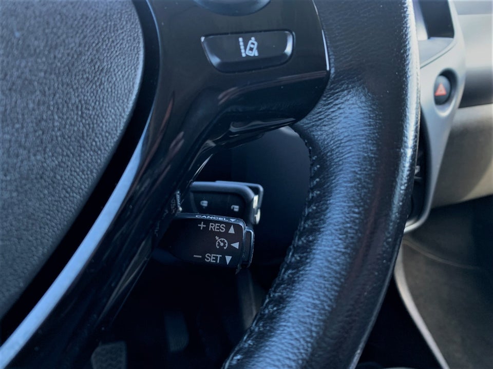 Toyota Aygo 1,0 VVT-i x-pression x-shift 5d