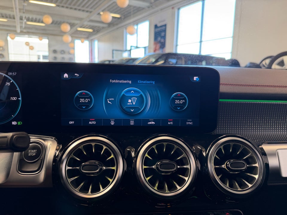 Mercedes EQB300 AMG Line 4Matic 7prs 5d
