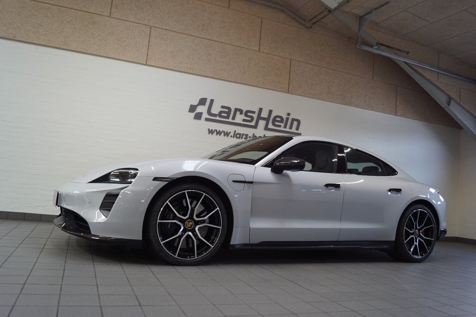 Porsche Taycan Turbo S Performance+  4d