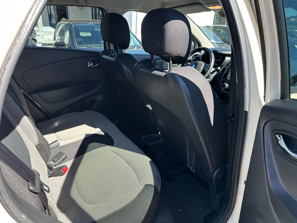 Renault Captur 0,9 TCe 90 Expression 5d